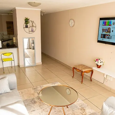 Premium Getaway At Menlyn Maine Apartment Pretoria Exterior photo