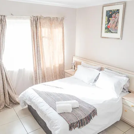 Premium Getaway At Menlyn Maine Apartment Pretoria Exterior photo